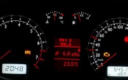 车仪表盘显示平均油耗（汽车仪表显示的平均油耗准吗）