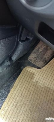 大众朗逸漏水（大众朗逸漏水进驾驶室是哪里的问题）
