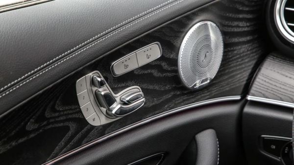 奔驰s300后视镜下翻设置?S300自动泊车-图2 奔驰s300后视镜下翻设置?S300自动泊车-图2