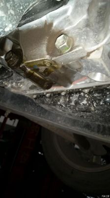 雷诺风朗自动变速箱油怎么看油位?雷诺检查自动变速箱-图2 雷诺风朗自动变速箱油怎么看油位?雷诺检查自动变速箱-图2