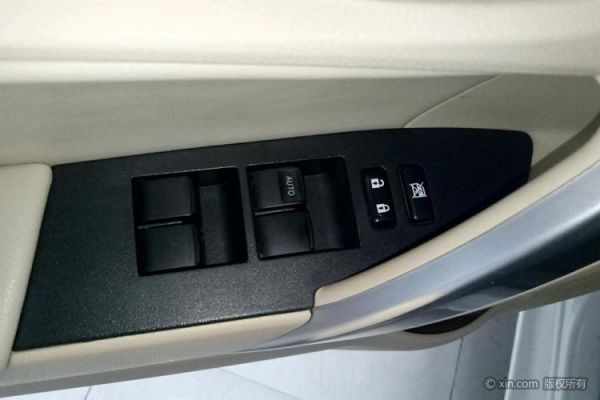 丰田卡罗拉怎么设置自动落锁？卡罗拉怎么自动锁车门