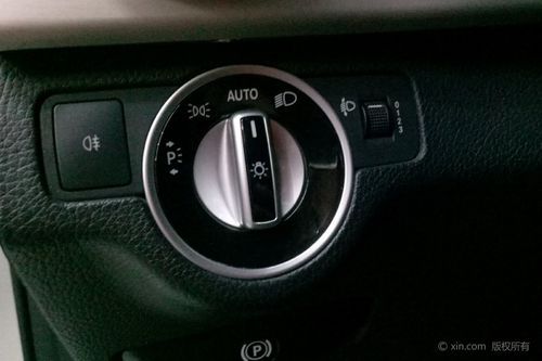 奔驰glk260大灯清洗怎么开?glk260 自动大灯-图3 奔驰glk260大灯清洗怎么开?glk260 自动大灯-图3