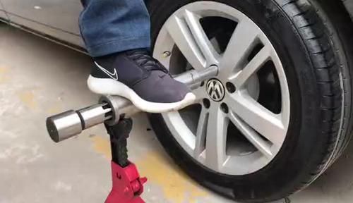 大众车轮(大众车轮胎螺丝怎么拆)-图3 大众车轮(大众车轮胎螺丝怎么拆)-图3