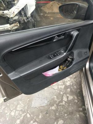 大众速腾门板怎么拆(大众速腾门板怎么拆卸图片视频)-图3 大众速腾门板怎么拆(大众速腾门板怎么拆卸图片视频)-图3