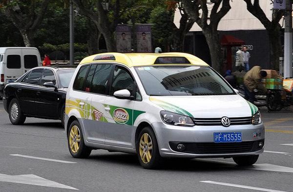 上海大众出租车电话（上海大众出租车电话号码是多少）-图2
