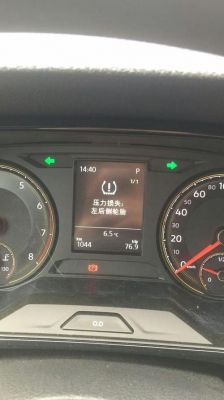 仪表盘上有个轮胎(仪表盘 轮胎)-图3 仪表盘上有个轮胎(仪表盘 轮胎)-图3