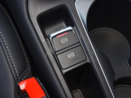auto hold会自动进入空挡吗？空档 自动驻车