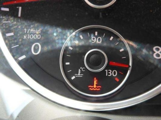汽车的仪表盘水温显示（汽车仪表盘水温显示90摄氏度有没有关系?）-图3