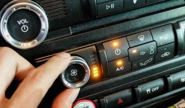 自动空调制热AC灯为什么经常亮起？汽车自动空调 auto ac-图1
