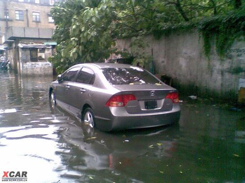大众车被淹（汽车被淹没）-图3