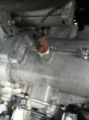 柴油捷达油箱传感器（捷达油箱传感器在什么位置）