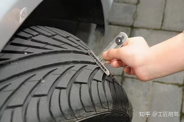 汽车年检轮胎磨损程度（汽车年检轮胎磨损程度是多少）-图1