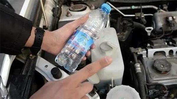 汽车加水代替柴油（汽车可以加水代替玻璃水吗）-图1
