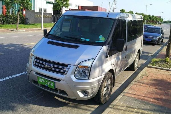 福特全顺柴油7座短轴(福特新全顺中轴低顶6座柴油版手动)-图2 福特全顺柴油7座短轴(福特新全顺中轴低顶6座柴油版手动)-图2