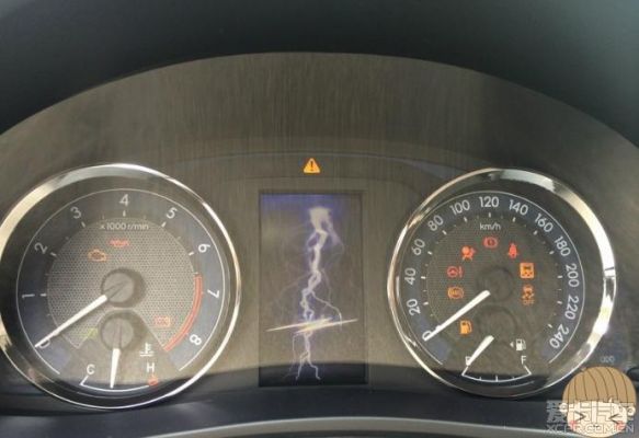 车仪表盘显示闪电标志（汽车仪表盘上显示闪电是啥意思）