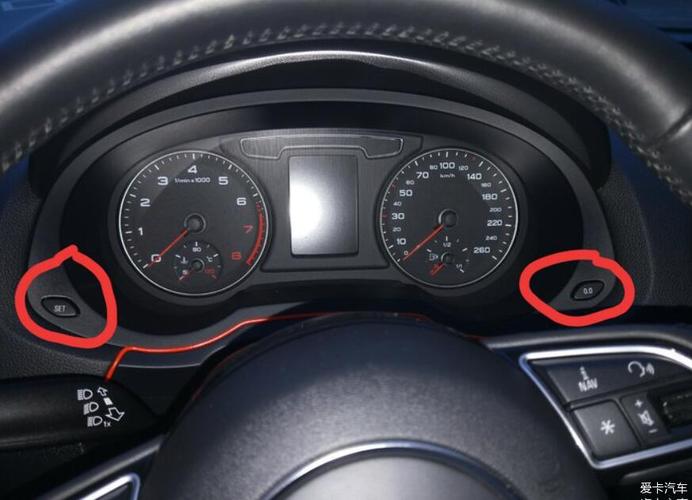 汽车仪表盘上的旋钮（汽车仪表盘上的按钮）-图1