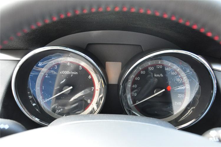 b70仪表盘（b70仪表盘能调节吗图片）
