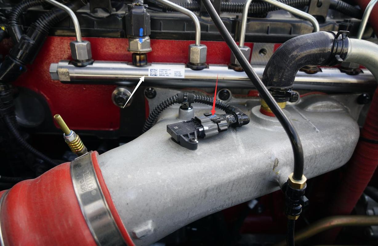 机油压力传感器位置图图片