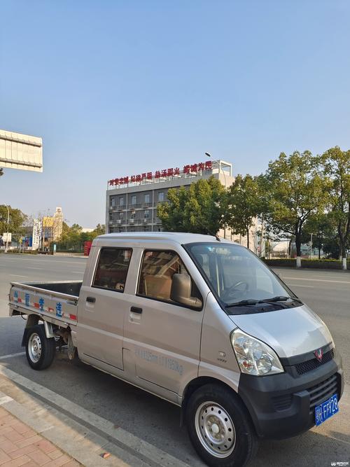 五菱宏光柴油双轮（五菱宏光卡车双排双轮）