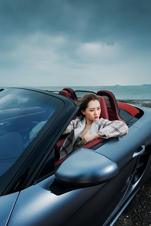 女生开哪个跑车最好看「女生开哪个跑车最好看图片」-图2 女生开哪个跑车最好看「女生开哪个跑车最好看图片」-图2