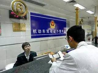 交警大队可以年检吗（交警大队可以年审驾驶证吗）