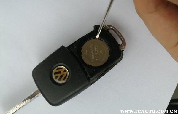 大众cc车钥匙电池（大众cc车钥匙电池更换视频）
