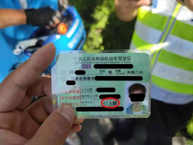 摩托车驾驶证年检（摩托车驾驶证年检需要本人去吗）