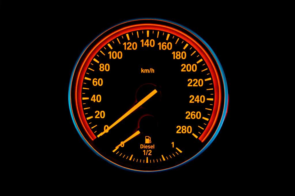 柴油轿车速度（柴油车多少速度省油）-图2