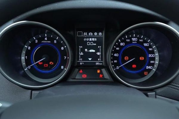 欧尚仪表盘室外温度(汽车仪表盘室外温度一直显示不变)-图2 欧尚仪表盘室外温度(汽车仪表盘室外温度一直显示不变)-图2