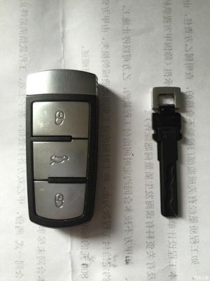 大众遥控器怎么拆开（大众遥控器怎样拆开）