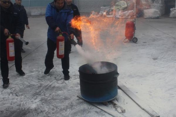 柴油漏到地上怎么办(柴油漏到柏油地面怎么处理)-图3 柴油漏到地上怎么办(柴油漏到柏油地面怎么处理)-图3