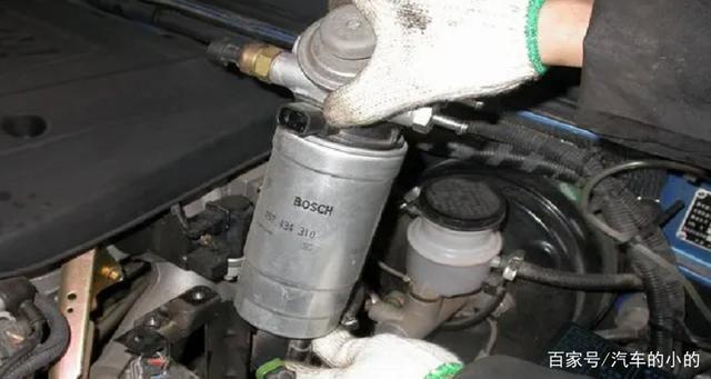 电喷柴油车油水分离器（电喷柴油车油水分离器在哪里）