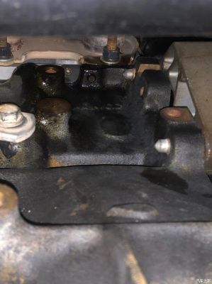 柴油机缸头垫子漏油（柴油机缸垫漏油的原因）