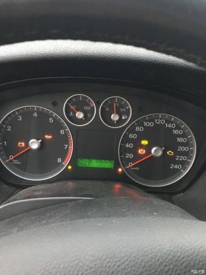 福克斯仪表盘灯不灭(福克斯仪表灯不亮不着车)-图3 福克斯仪表盘灯不灭(福克斯仪表灯不亮不着车)-图3